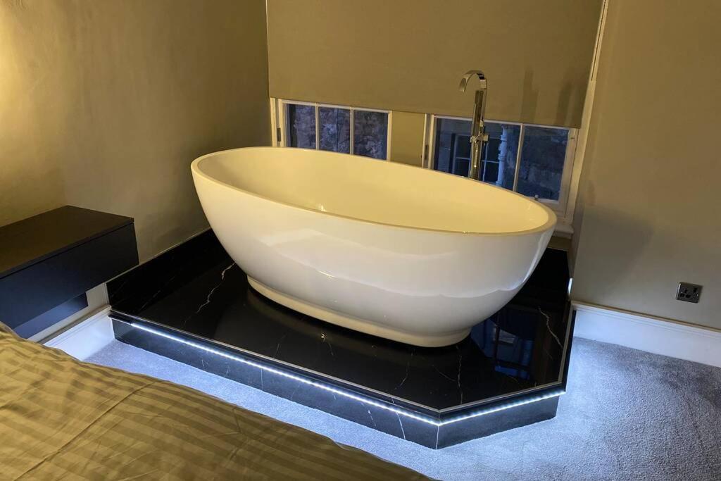 Luxury Royal Mile Boutique 2Bedroom Apartment Εδιμβούργο Εξωτερικό φωτογραφία